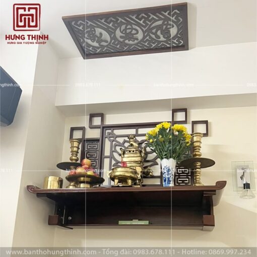 Mẫu bàn thờ treo tường HT-049 nhận được nhiều sự quan tâm và đánh giá cao từ khách hàng.