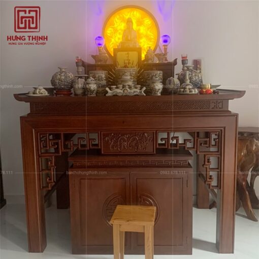 Bàn thờ HT-259 đa dạng chất liệu gỗ, kích thước giúp quý khách dễ dàng lựa chọn được bàn thờ phù hợp với điều kiện kinh tê gia đình