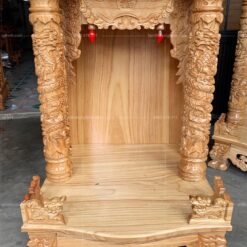 Kích thước bàn thờ được đóng theo cung lỗ bàn phong thủy mang ý nghĩa may mắn cho gia chủ
