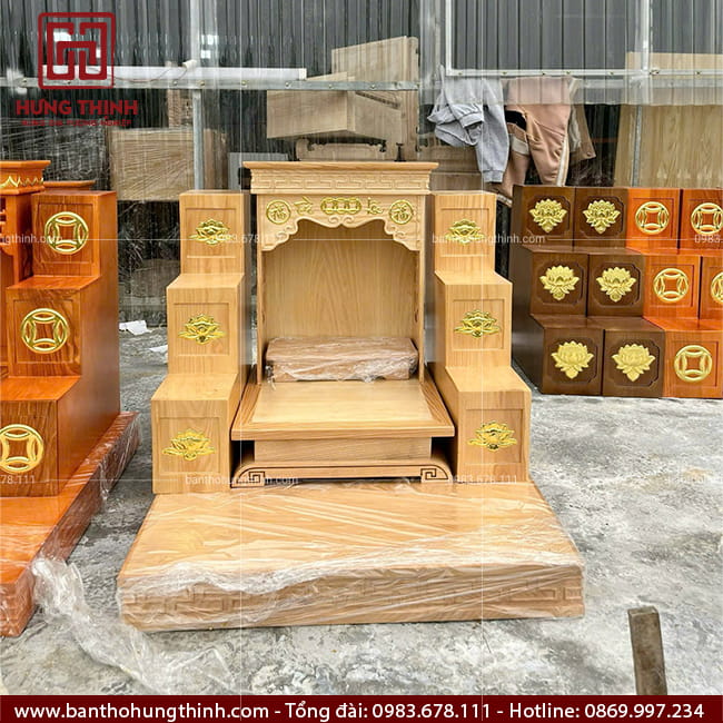 Bàn thờ Thần Tài kèm tam cấp bục đế mẫu HT-1038 7 Xưởng sản xuất bàn thờ Hưng Thịnh với quy mô rộng lớn, chuyên cung cấp tới tay khách hàng những mẫu bàn thờ đẹp, chuẩn chất lượng và thẩm mỹ, giá thành phải chăng