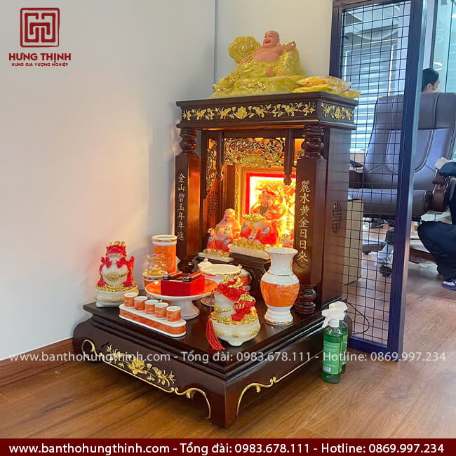 Bàn thờ Thần Tài gỗ Hương chạm khắc tinh xảo HT-1035 10 Bàn Thờ Ông Địa gỗ Hương cao cấp HT-1035