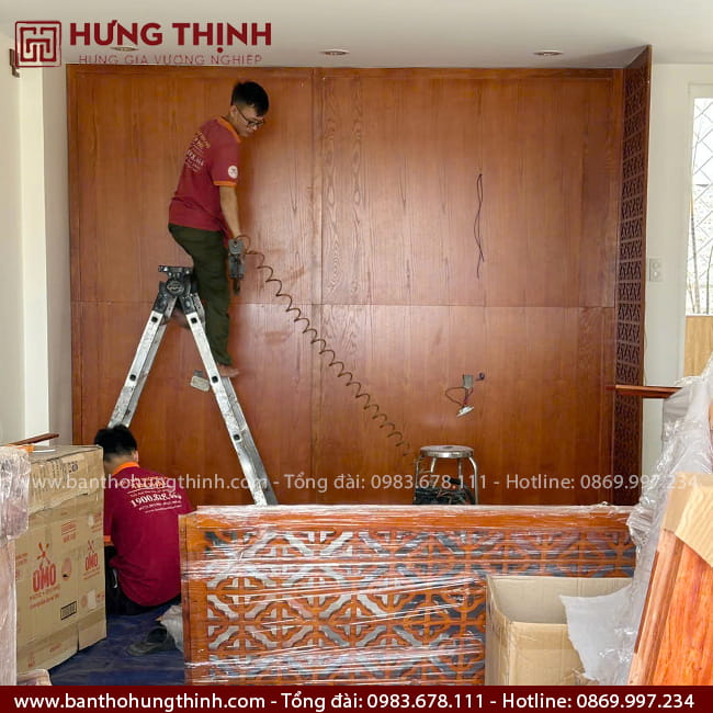 Bàn thờ Phật và Gia Tiên đẹp gỗ Hương HT-3209 8 Công đoạn thợ thi công đi đường điện âm cho phòng thờ