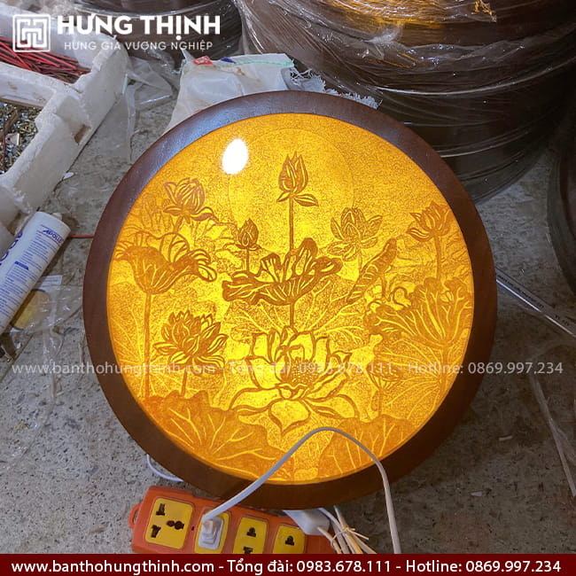 Tranh trúc chỉ tròn mẫu Sen Trăng HT-003 7 Tranh trang trí bàn thờ mẫu HT-003